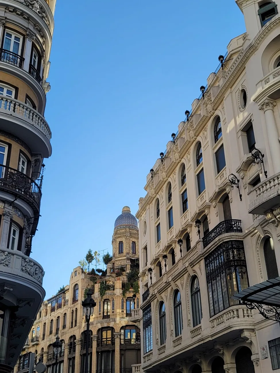 Gran Vía de Madrid, ciudad donde opera Gómez Villar Abogados