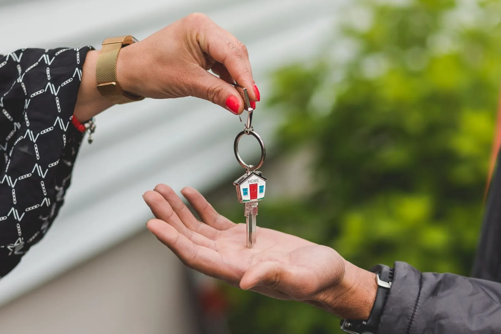 Entrega de las llaves de una vivienda